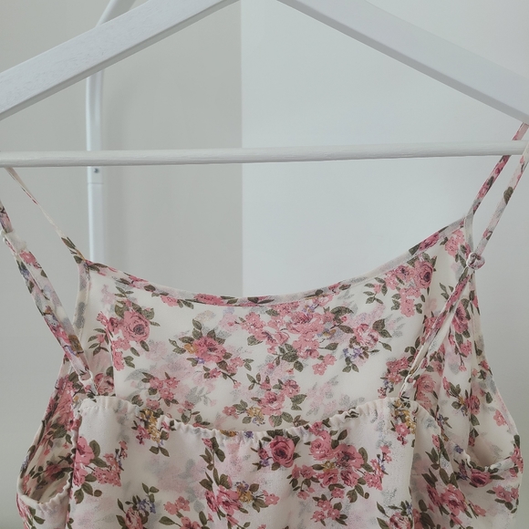 Floral Crop Top - Picture 4 of 5